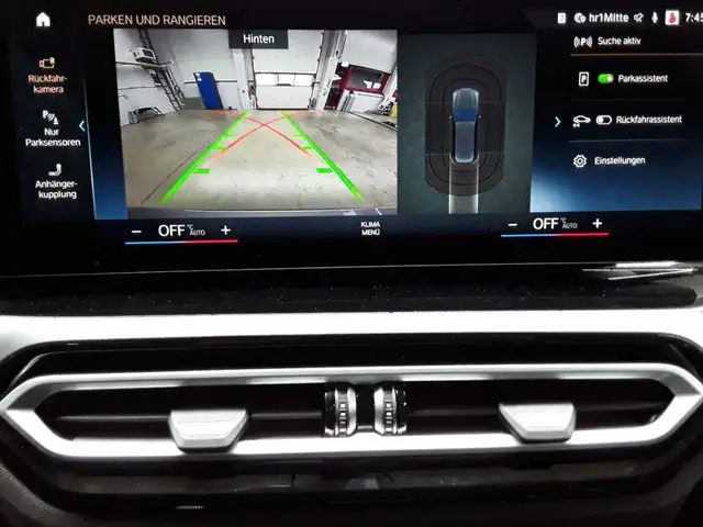 BMW 3 Series view 16