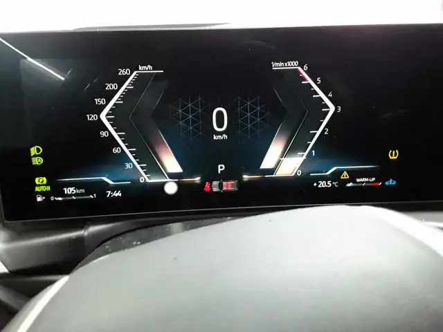 BMW 3 Series view 11