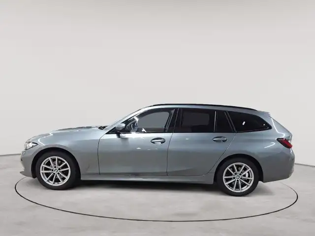 BMW 3 Series view 6