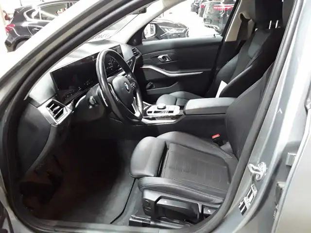 BMW 3 Series view 7