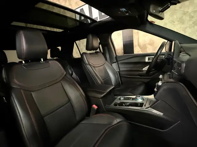 Ford Explorer view 12