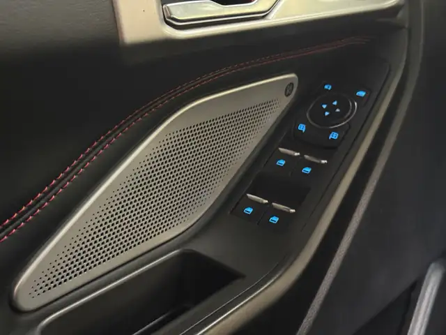Ford Explorer view 20