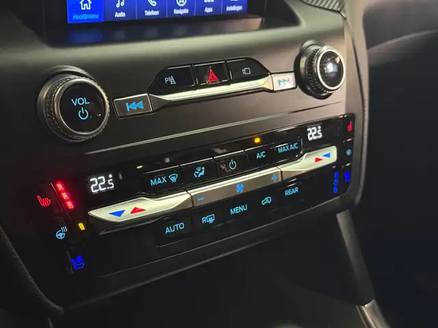 Ford Explorer view 23