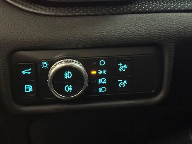 Ford Explorer view 21