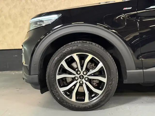 Ford Explorer view 7