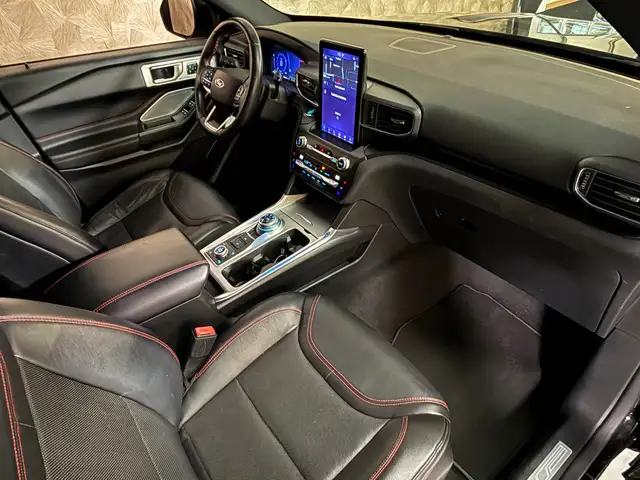 Ford Explorer view 11