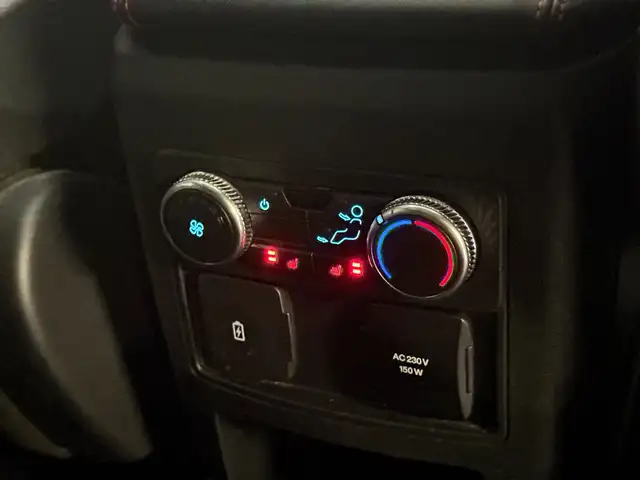 Ford Explorer view 14