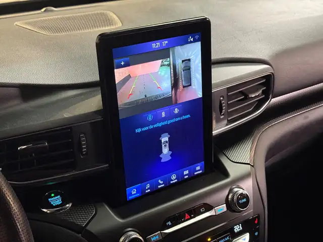Ford Explorer view 25