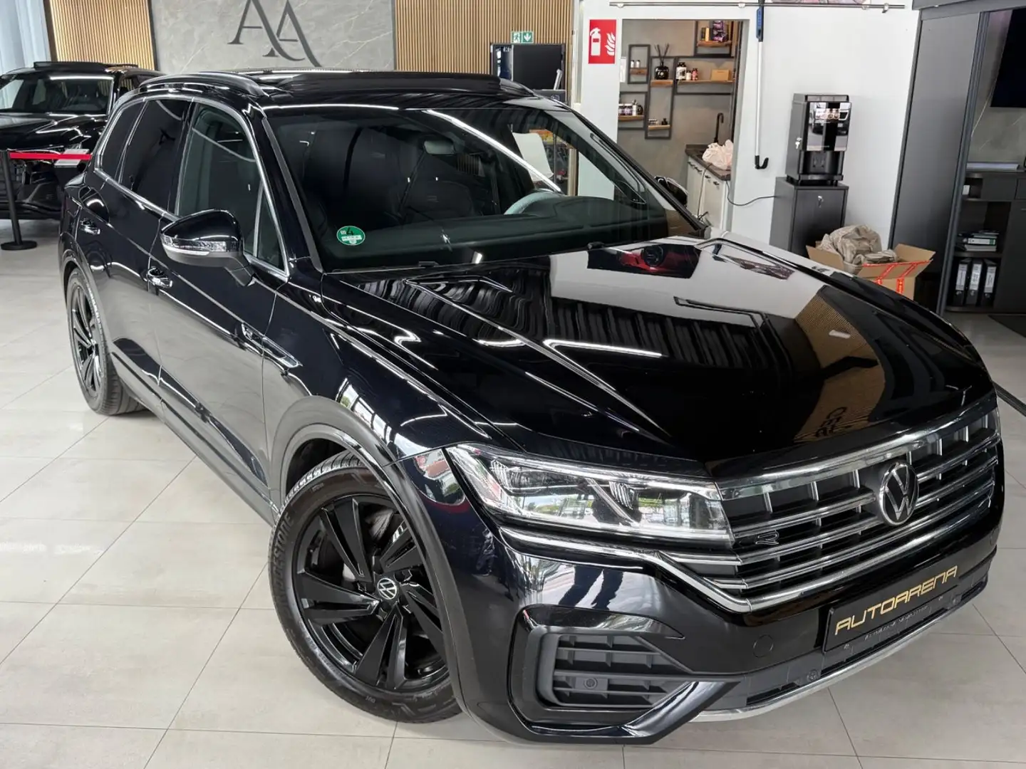 Volkswagen Touareg 3.0 TDI R-Line 4M*STHZG*PANO*LUFT*AHK* Schwarz - 2