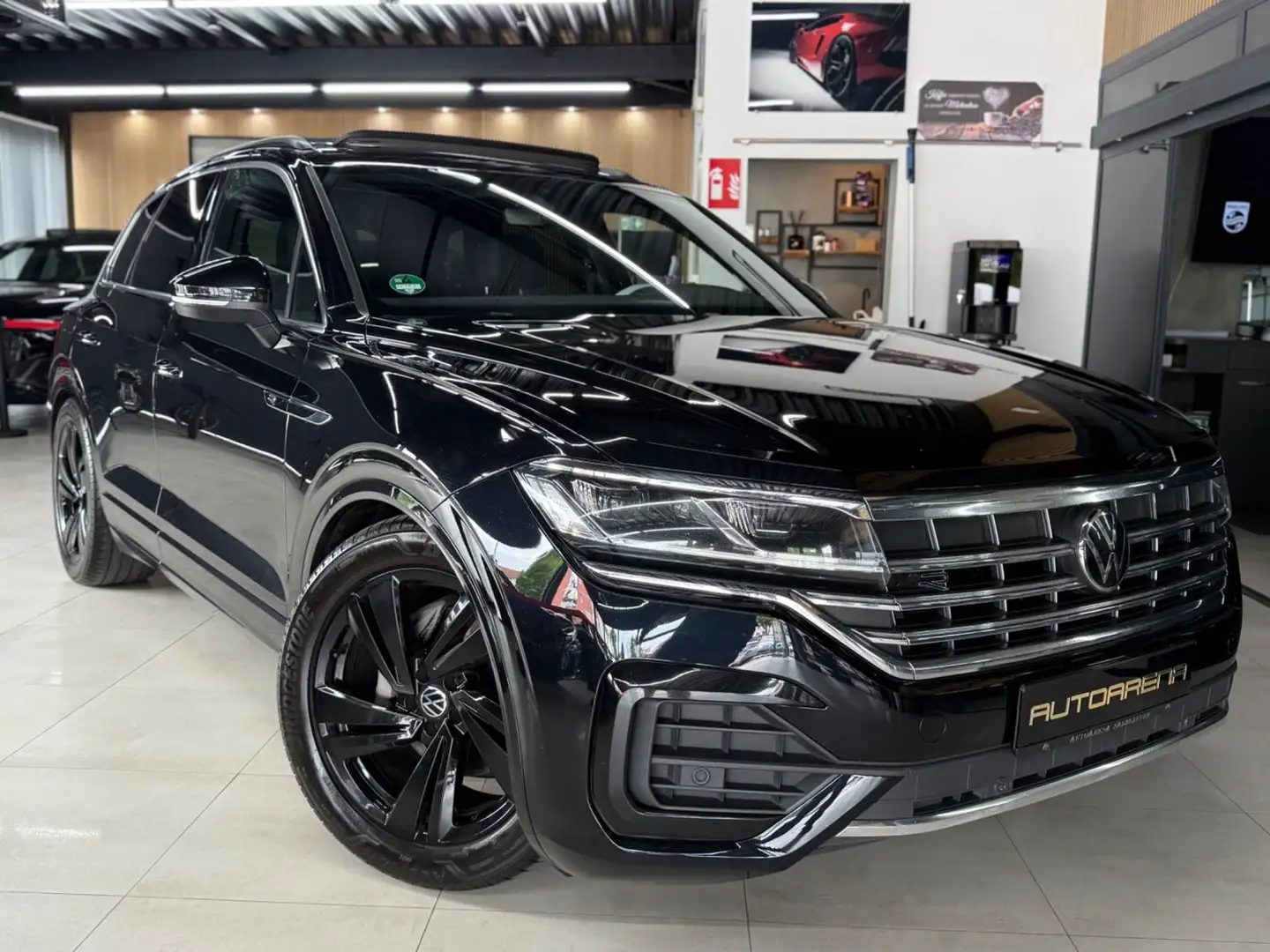 Volkswagen Touareg 3.0 TDI R-Line 4M*STHZG*PANO*LUFT*AHK* Schwarz - 1