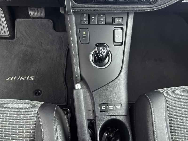Toyota Auris 1.8 Hybrid Lease Pro | Stoelverwarming | Parkeerca — photo 9