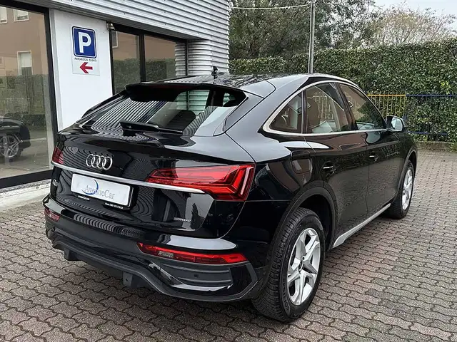 Audi Q5 view 5