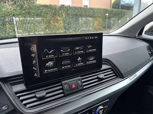 Audi Q5 view 17