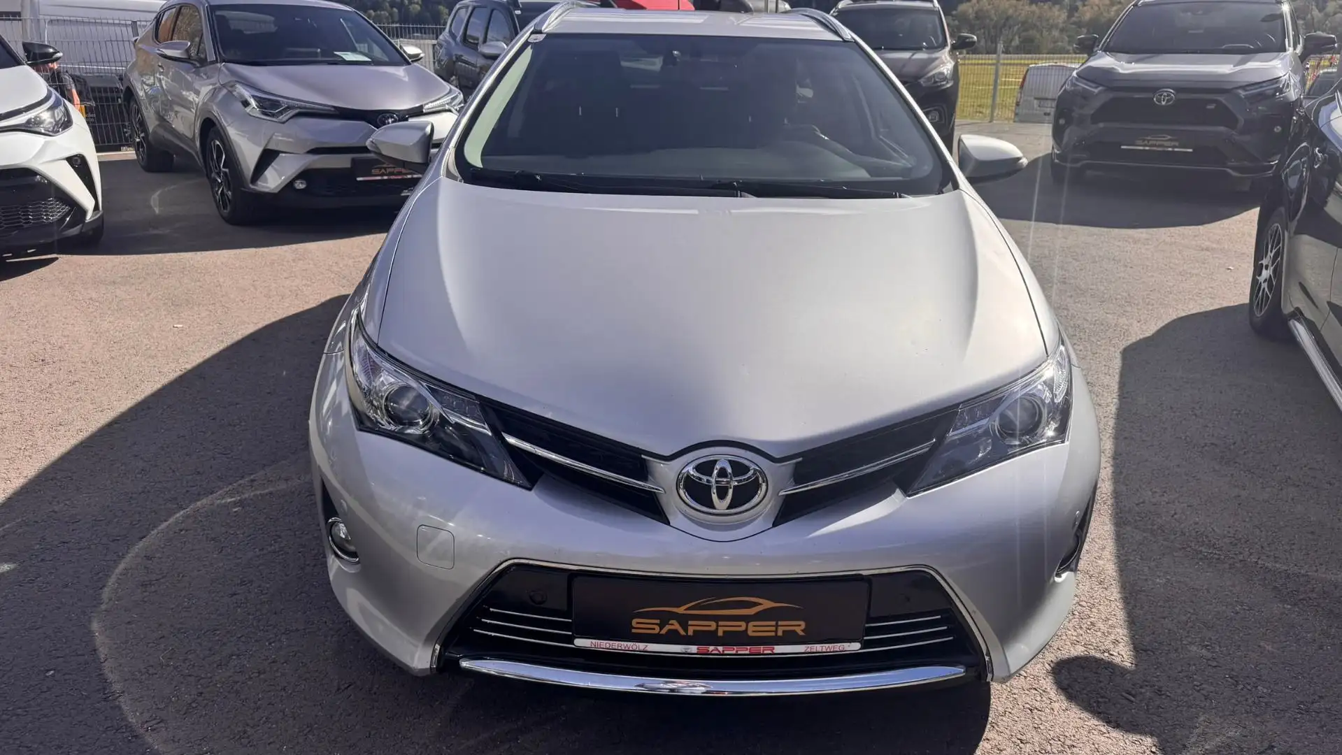 Toyota Auris TS 2,0 D-4D Lounge Silber - 2