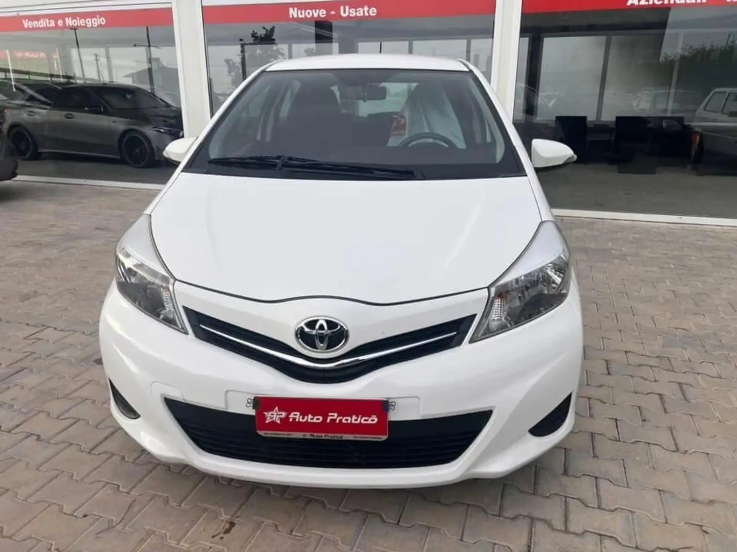 Toyota Yaris 1.4 D-4D 5 porte Lounge Bianco - 2