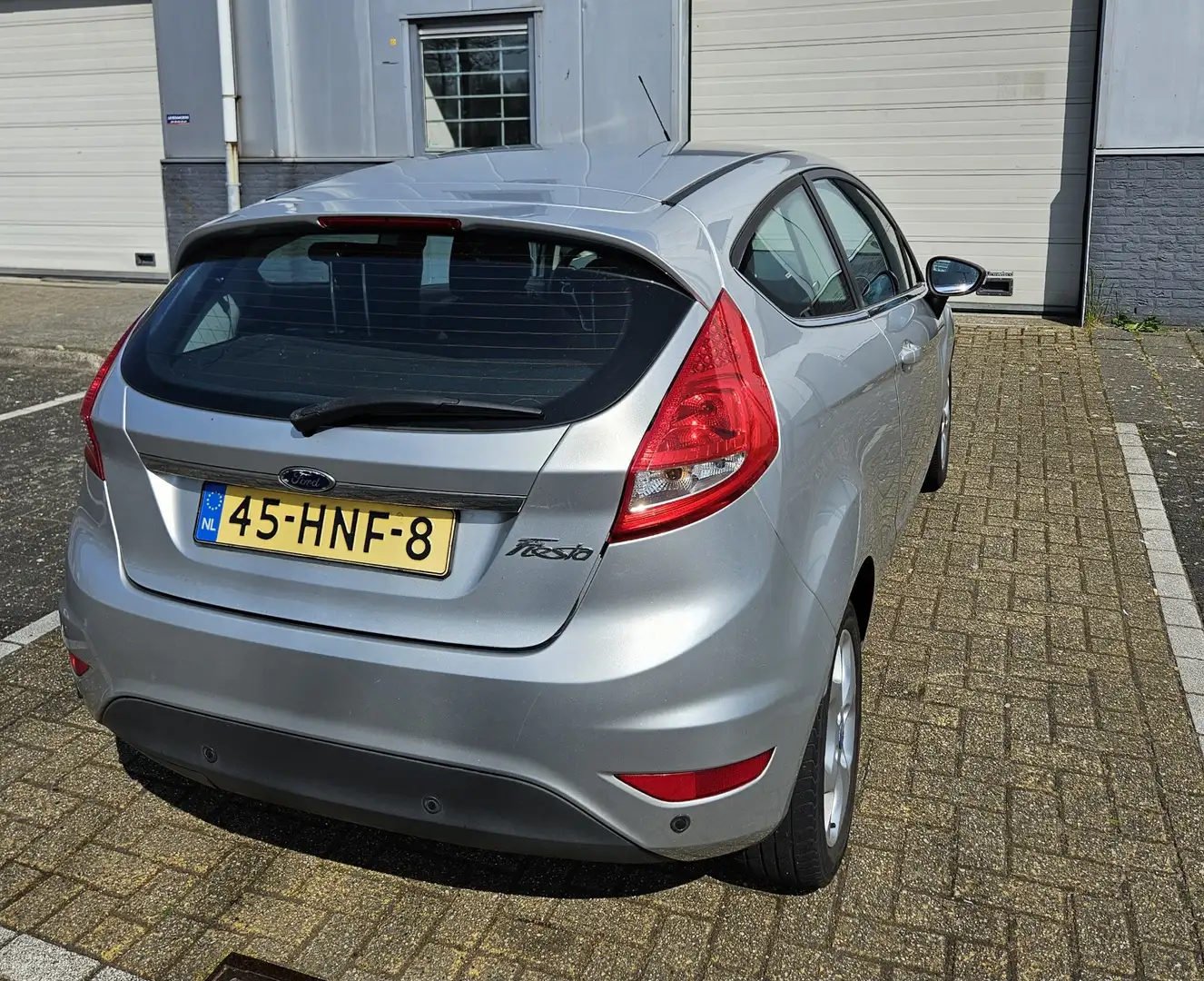 Ford Fiesta 1.25 Titanium | Cruise Ctrl | Bluetooth Zilver - 2