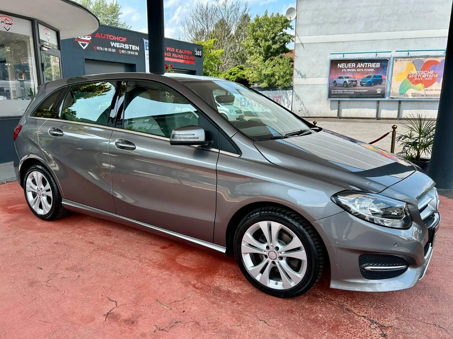 Mercedes-Benz B 180 Urban 7 G-DTC Automatik 2. Hand Gris - 2