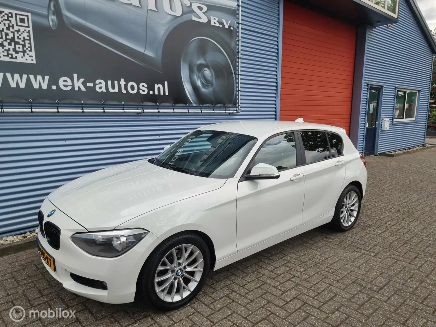 BMW 118 1-serie 118i 170pk Sport Automaat-8 Navi, PDC, 17i Wit - 2
