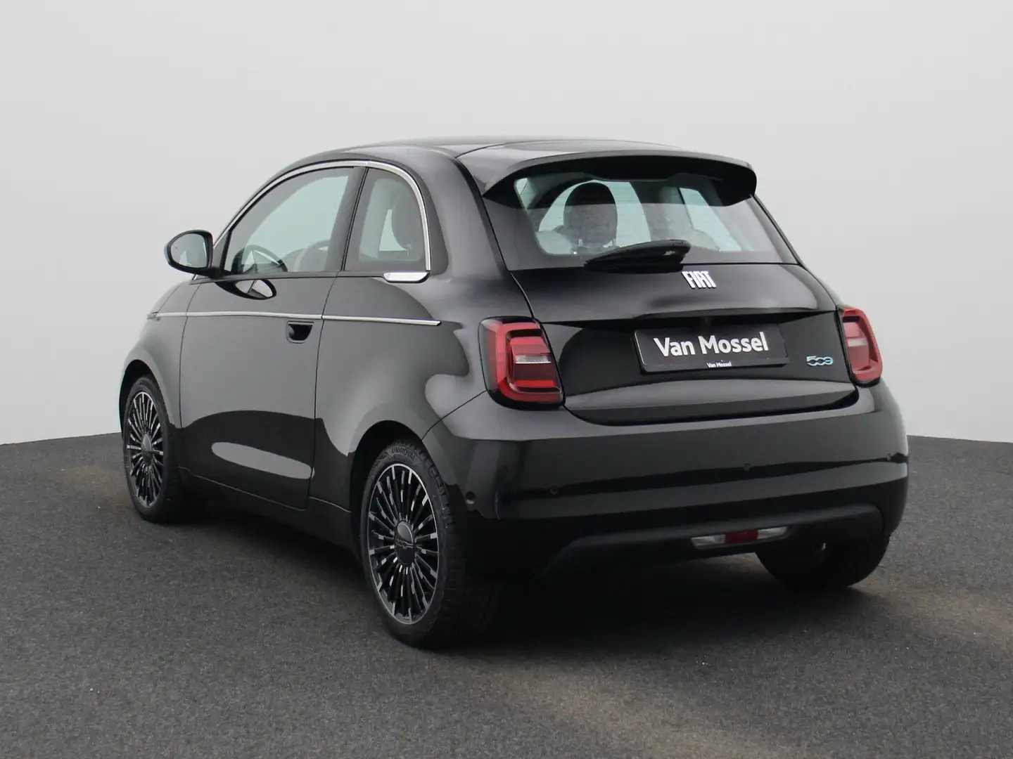 Fiat 500e La Prima 42 kWh | Achteruitrijcamera | Cruise Cont Zwart - 2