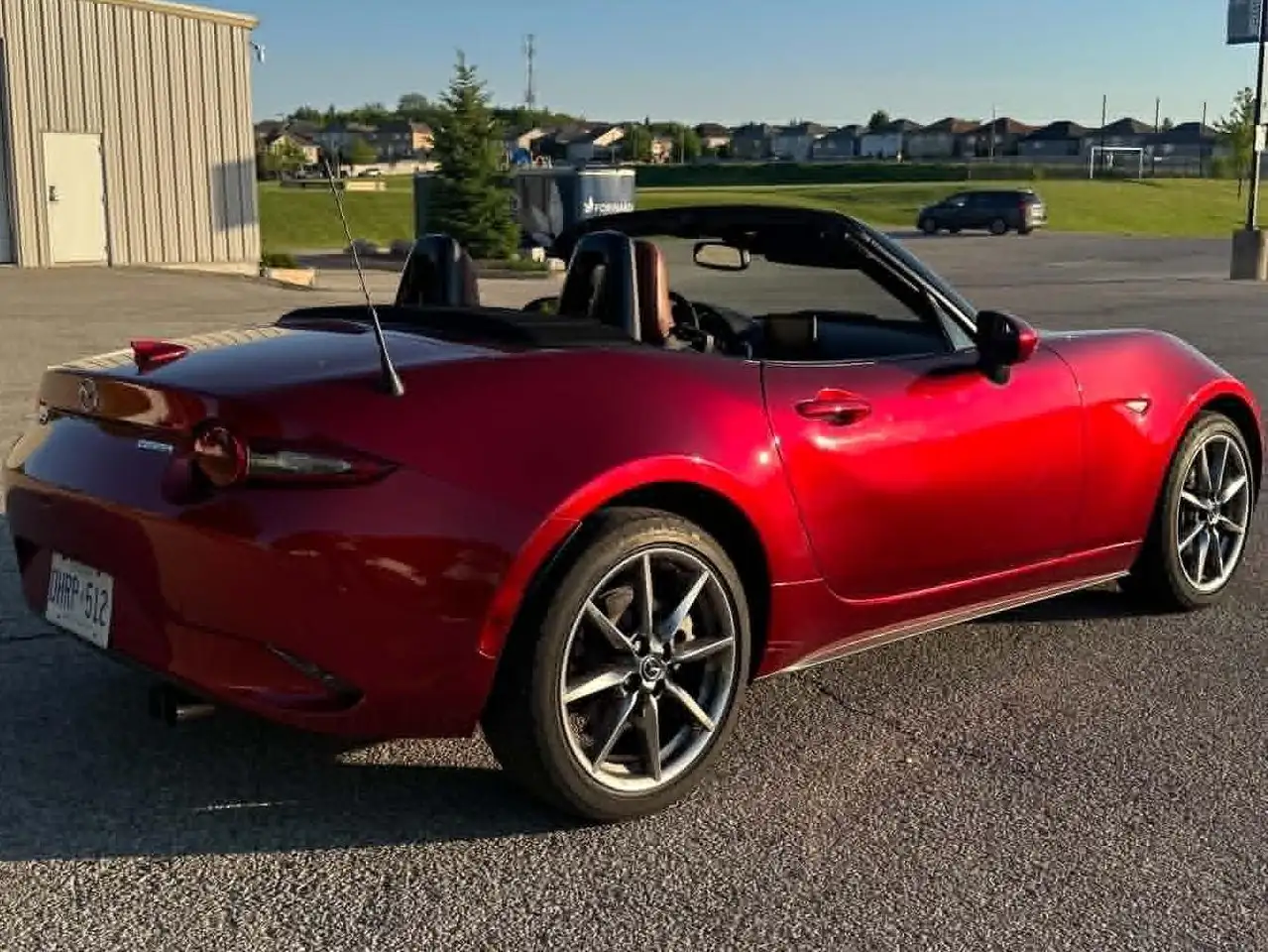 Mazda MX-5 Miata photo Mazda MX-5 Miata