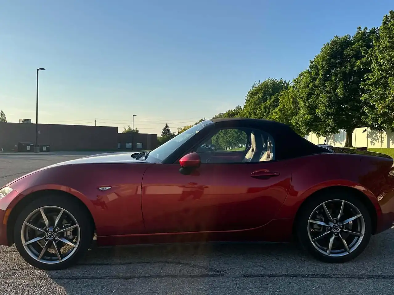 Mazda MX-5 Miata photo Mazda MX-5 Miata