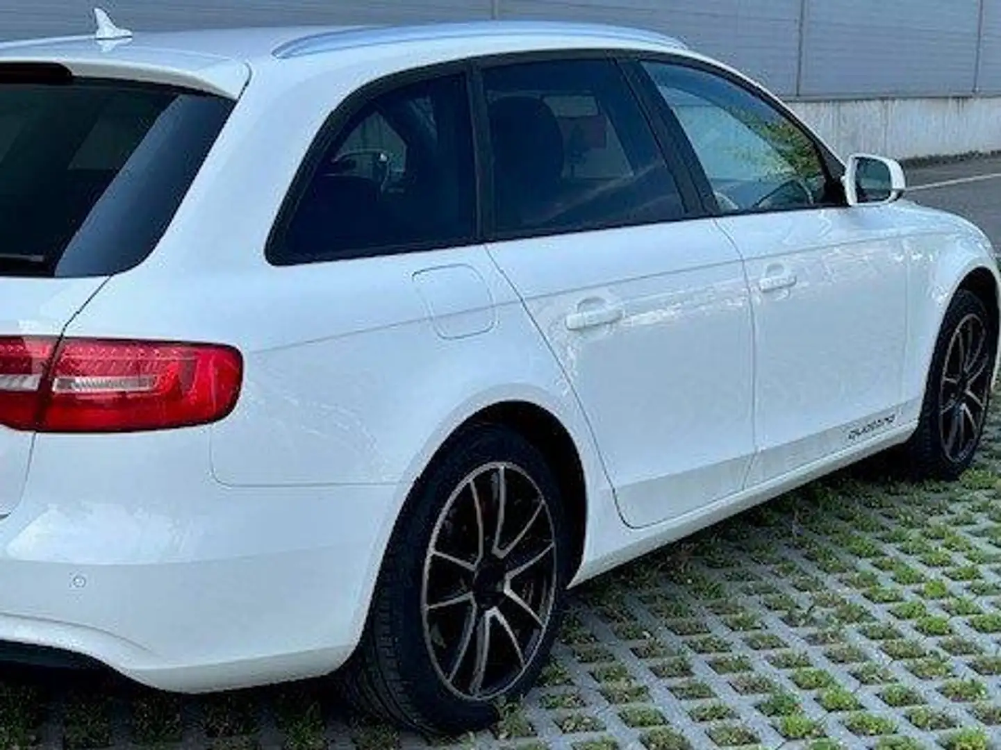 Audi A4 A4 Avant 2,0 TDI quattro Intense S-tronic Intense Weiß - 2