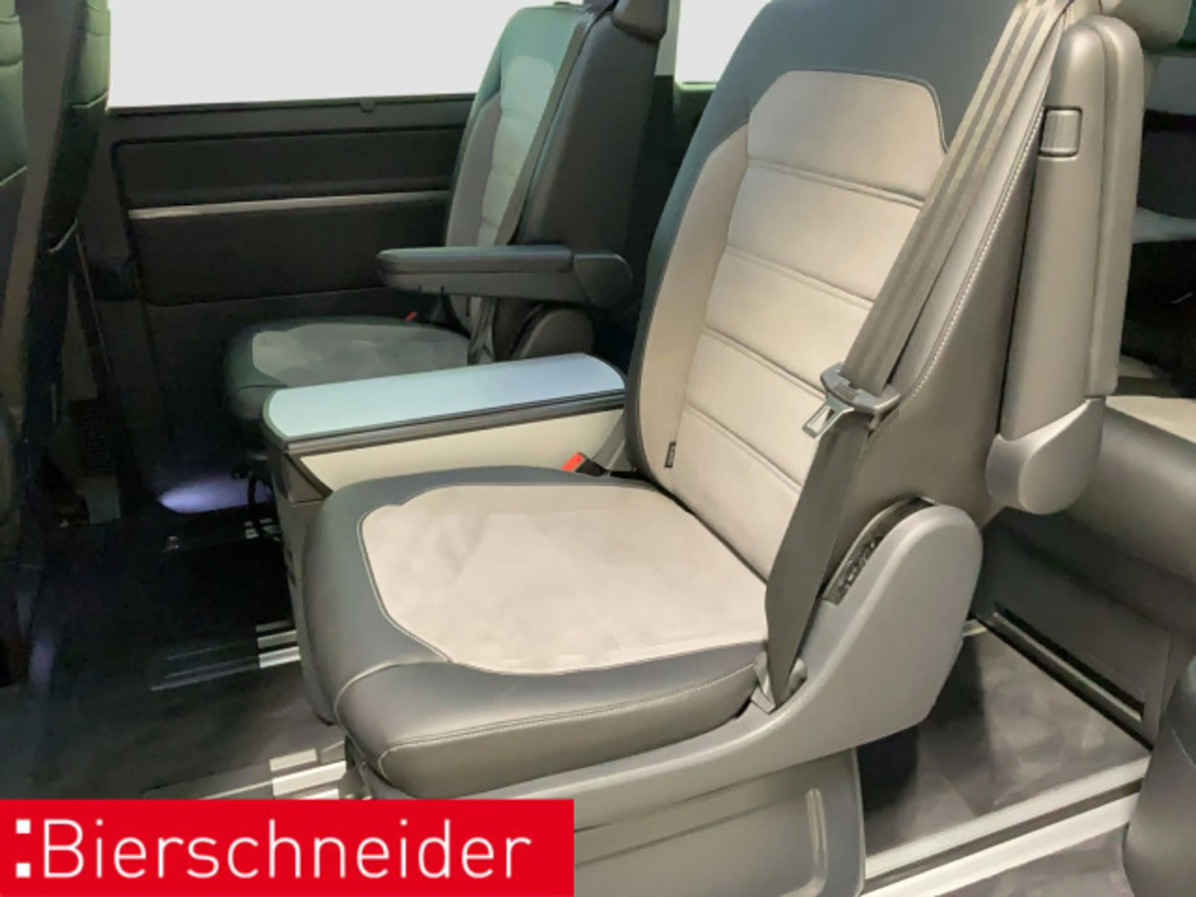 Volkswagen T6.1 Multivan 2.0 TDI DSG 4Mo Highline AHK STAND — photo 13