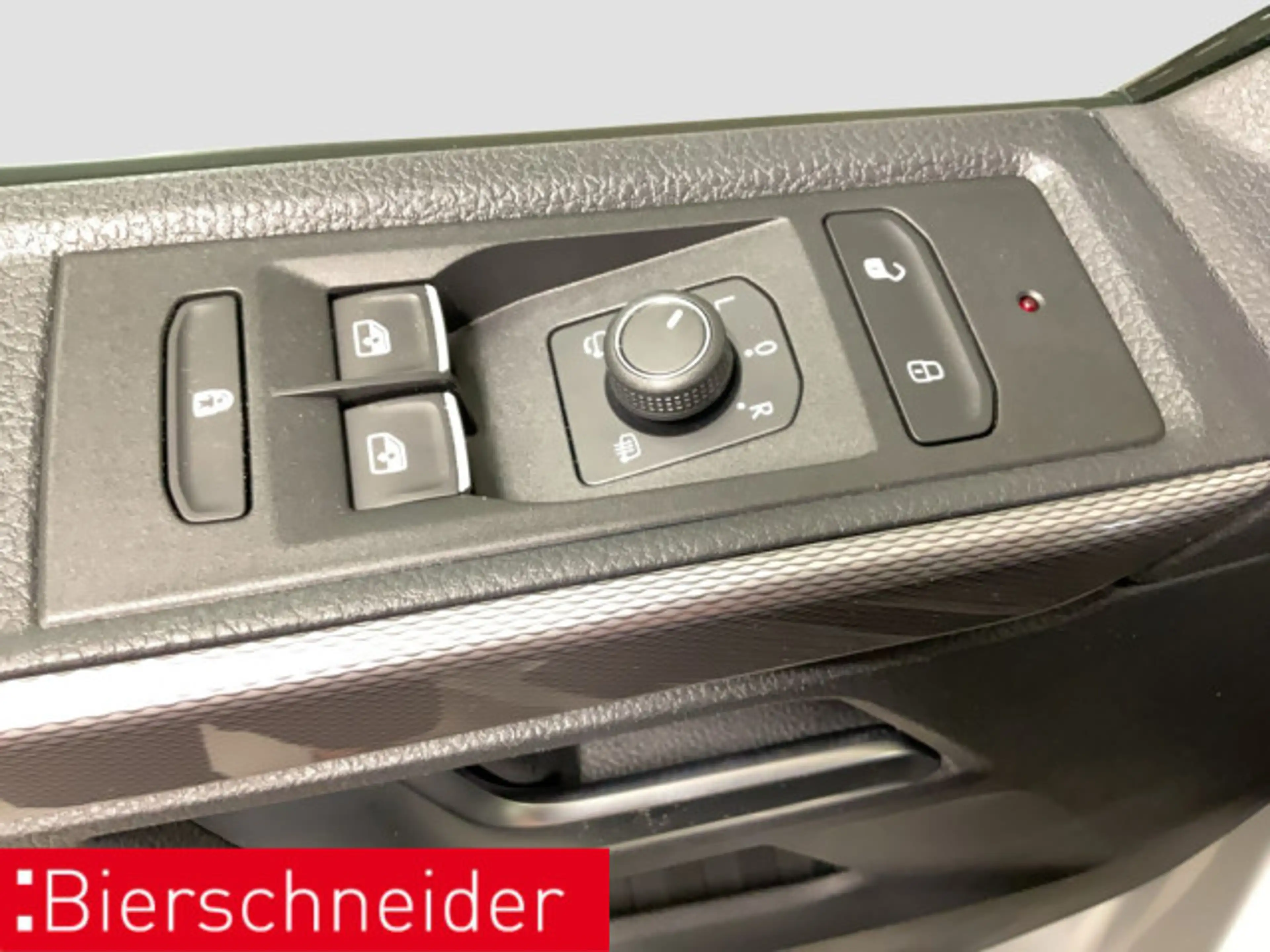 Volkswagen T6.1 Multivan 2.0 TDI DSG 4Mo Highline AHK STAND — photo 9