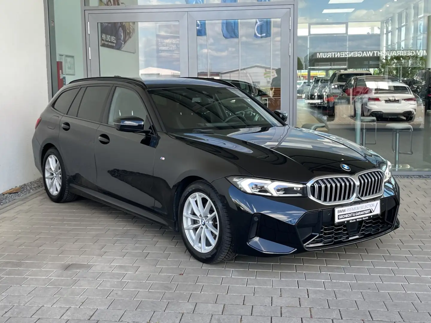 BMW 320 d Touring LCI II M Sportpaket Navi.Tempo. Schwarz - 2
