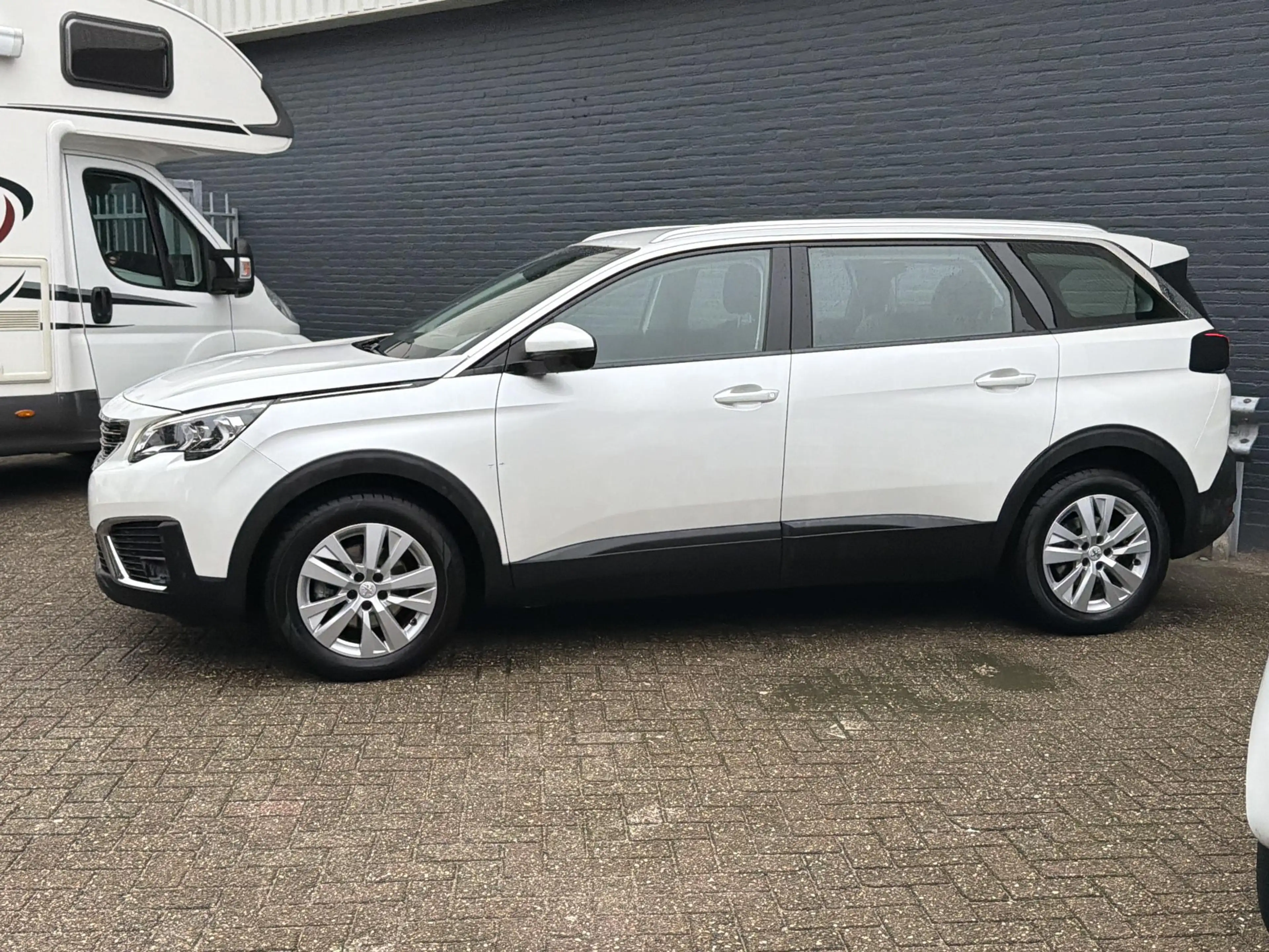 Peugeot 5008 1.2 PureTech Blue Lease Executive 7P. | Climate | — photo 8
