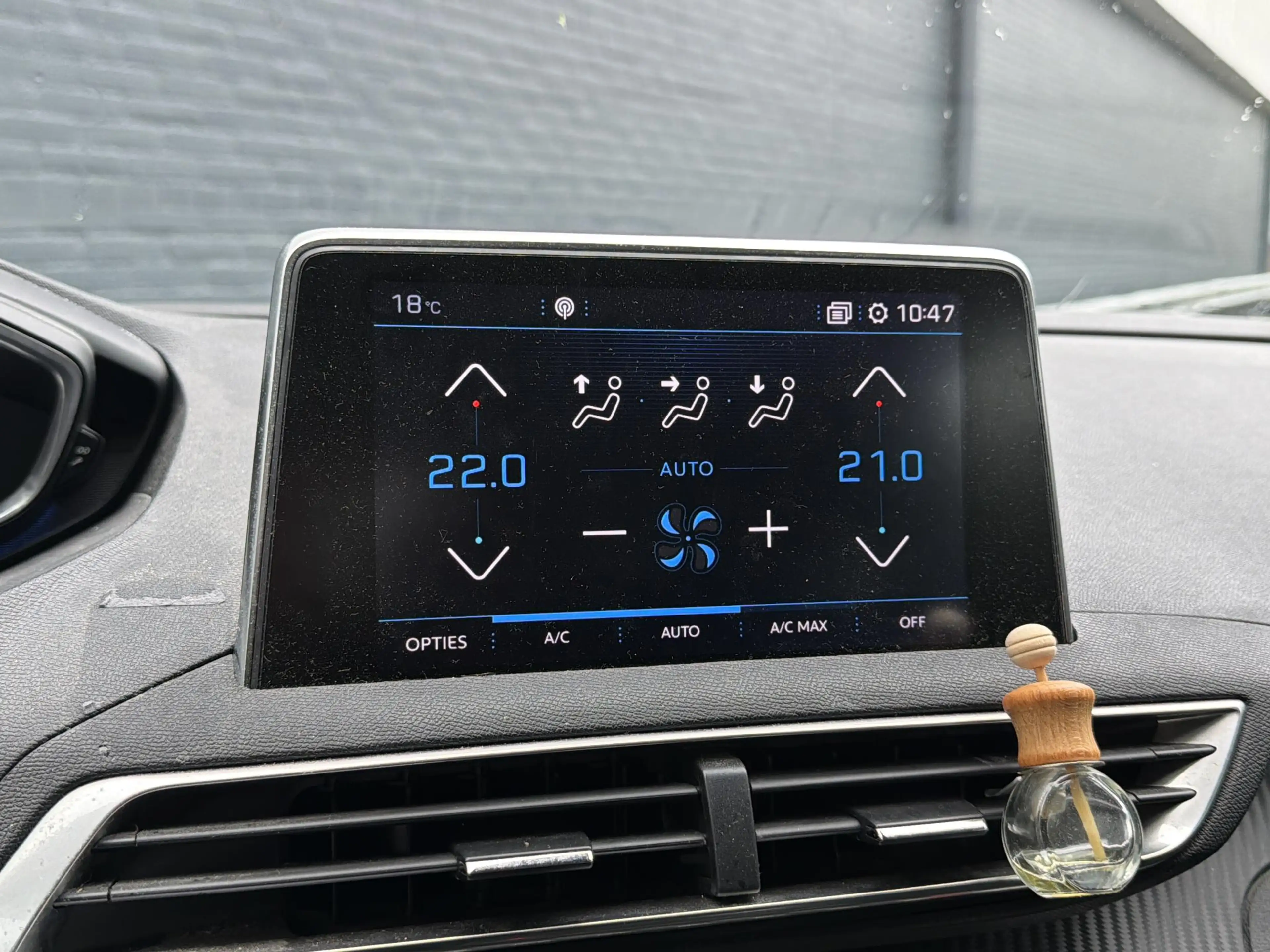 Peugeot 5008 1.2 PureTech Blue Lease Executive 7P. | Climate | — photo 13