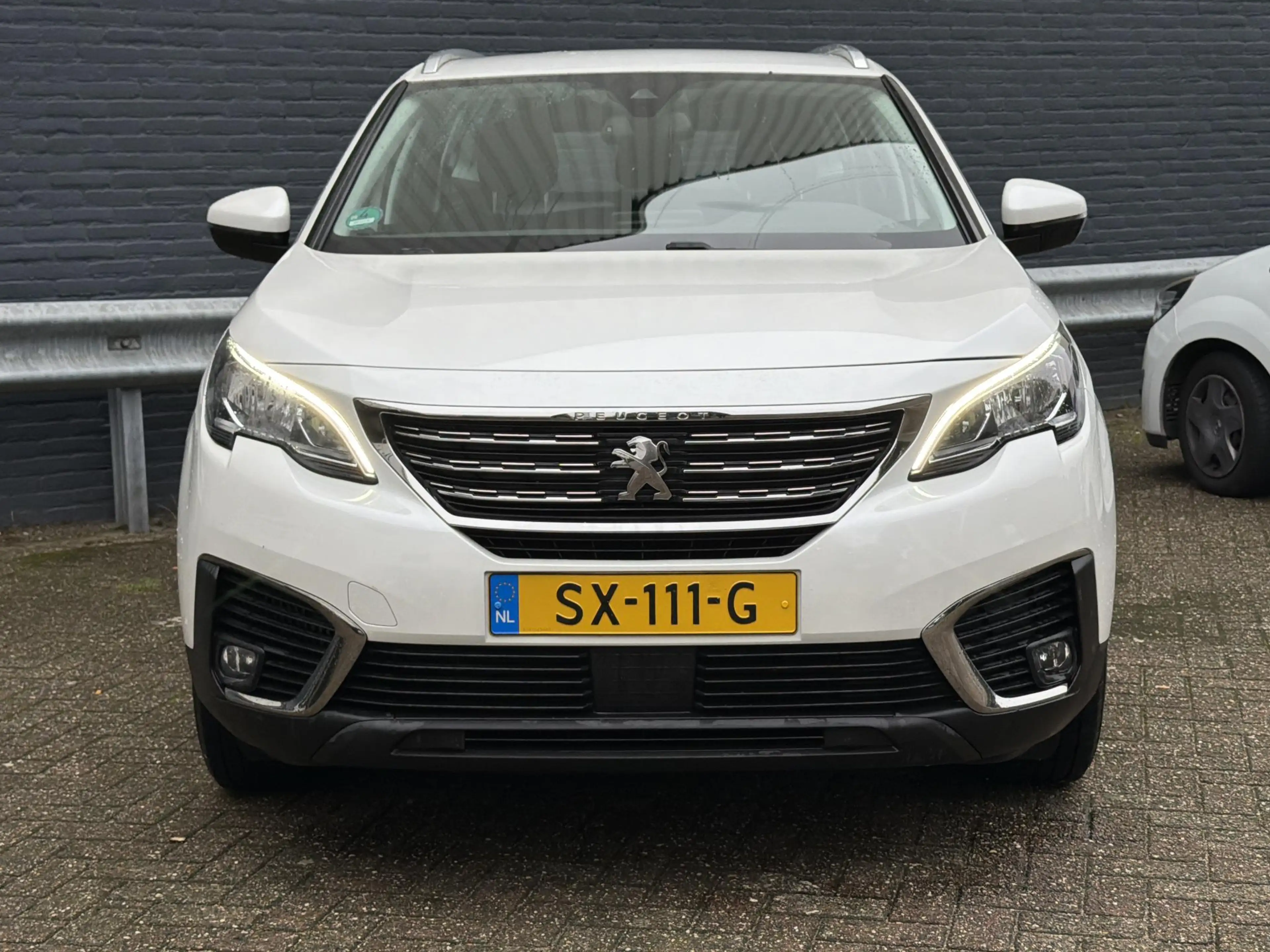 Peugeot 5008 1.2 PureTech Blue Lease Executive 7P. | Climate | — photo 5