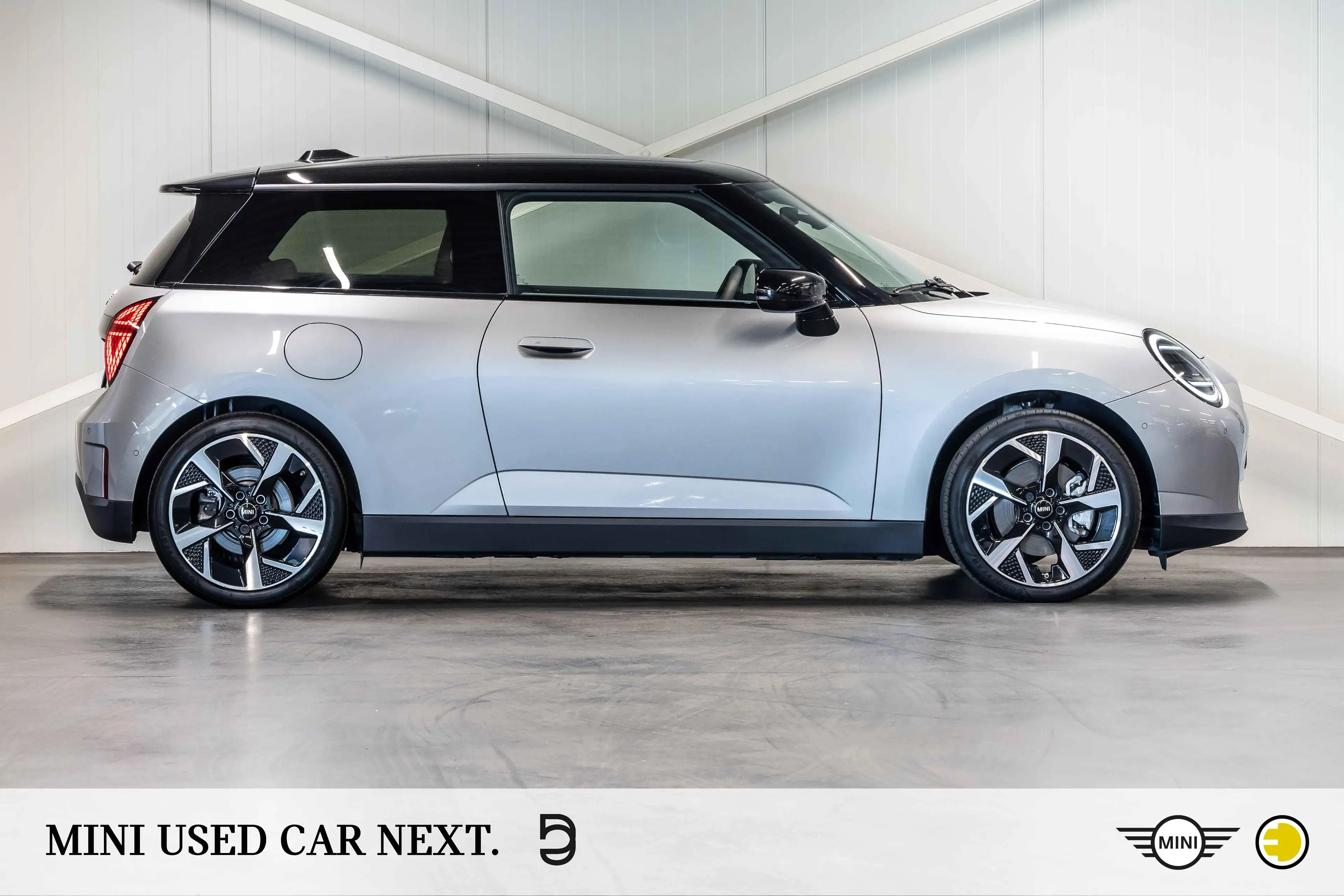 MINI Cooper E Favoured Trim | PACK M | PANO — photo 3