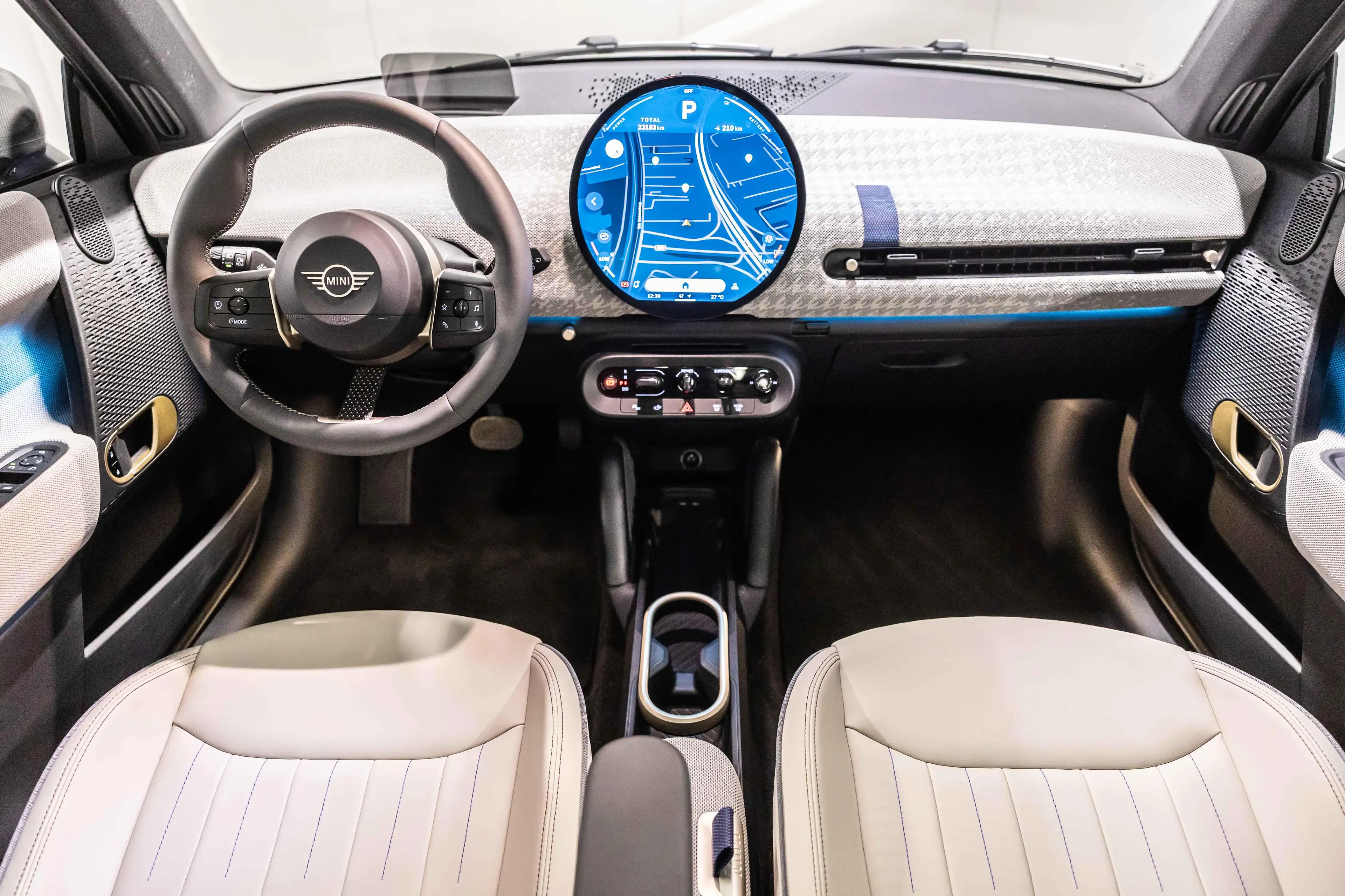 MINI Cooper E Favoured Trim | PACK M | PANO — photo 8