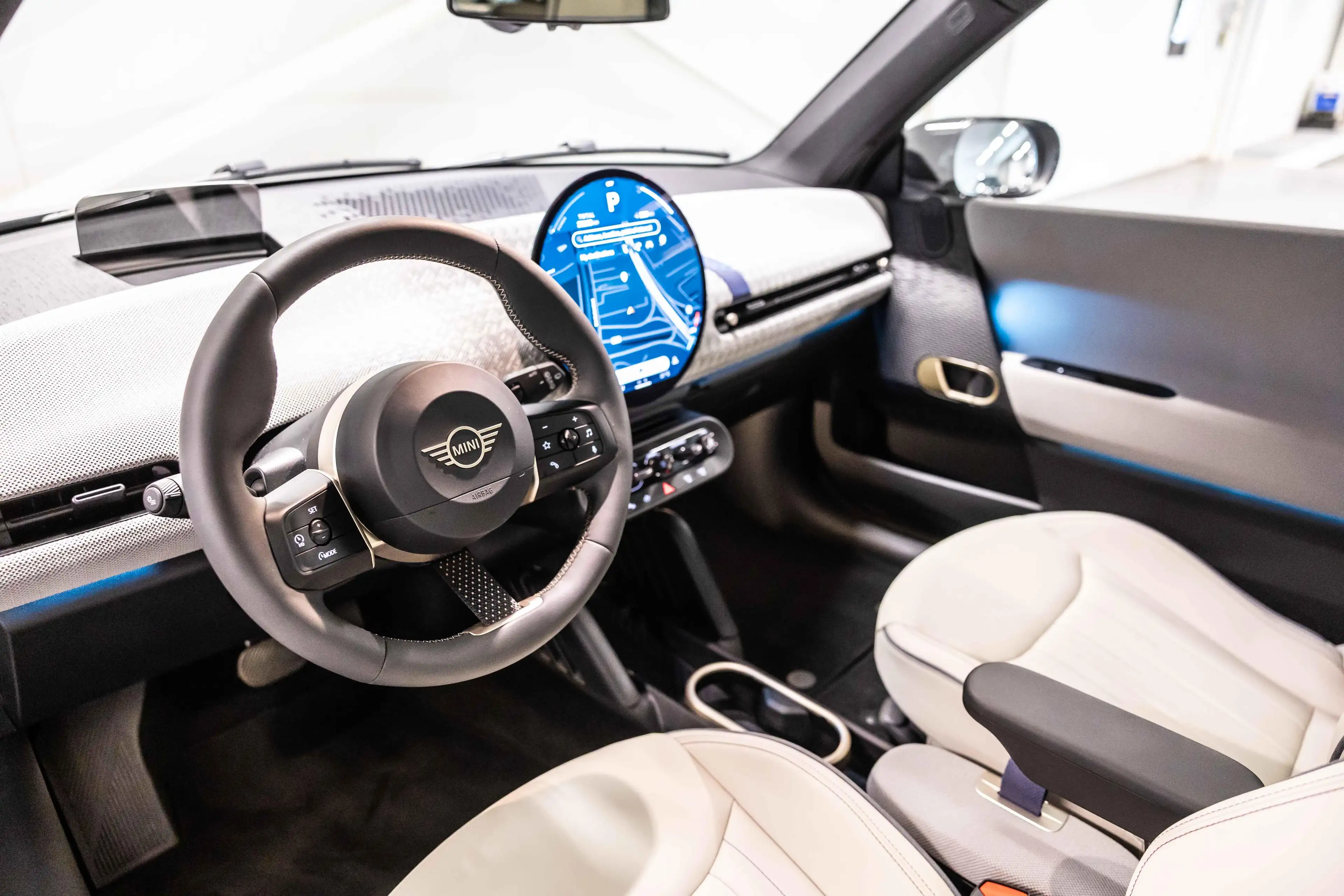 MINI Cooper E Favoured Trim | PACK M | PANO — photo 7