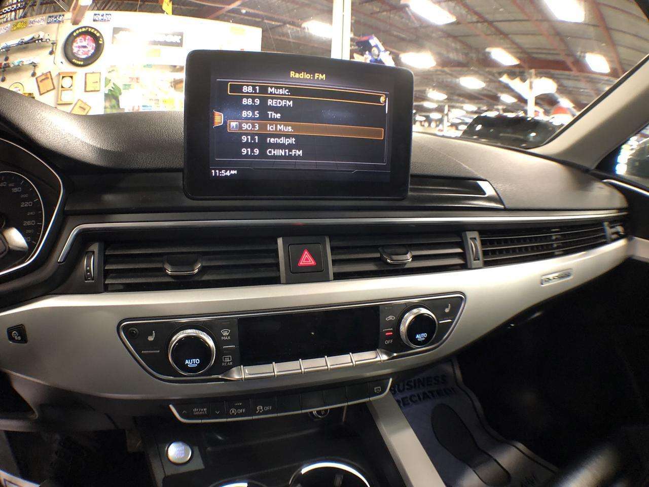 2017 Audi A4 KOMFORT AWD LEATHER SUNROOF P/START BACKUP CAMERA 2,000 cc 4 cyl thumb 22