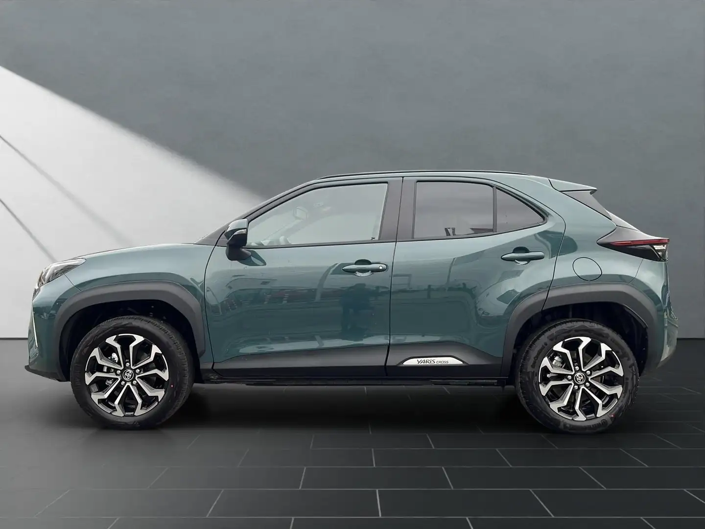 Toyota Yaris Cross Hybrid*WINTER*SAEFTY TOLLE FARBE*AHK Verde - 2