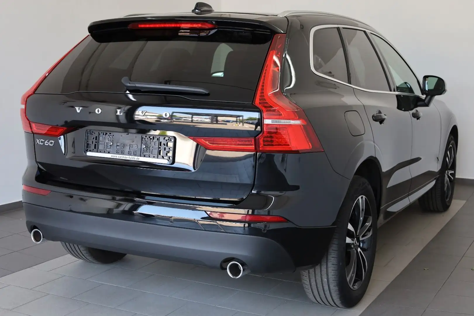 Volvo XC60 Momentum Pro T.Leder,Navi,LED,Kamera,Apple Schwarz - 2