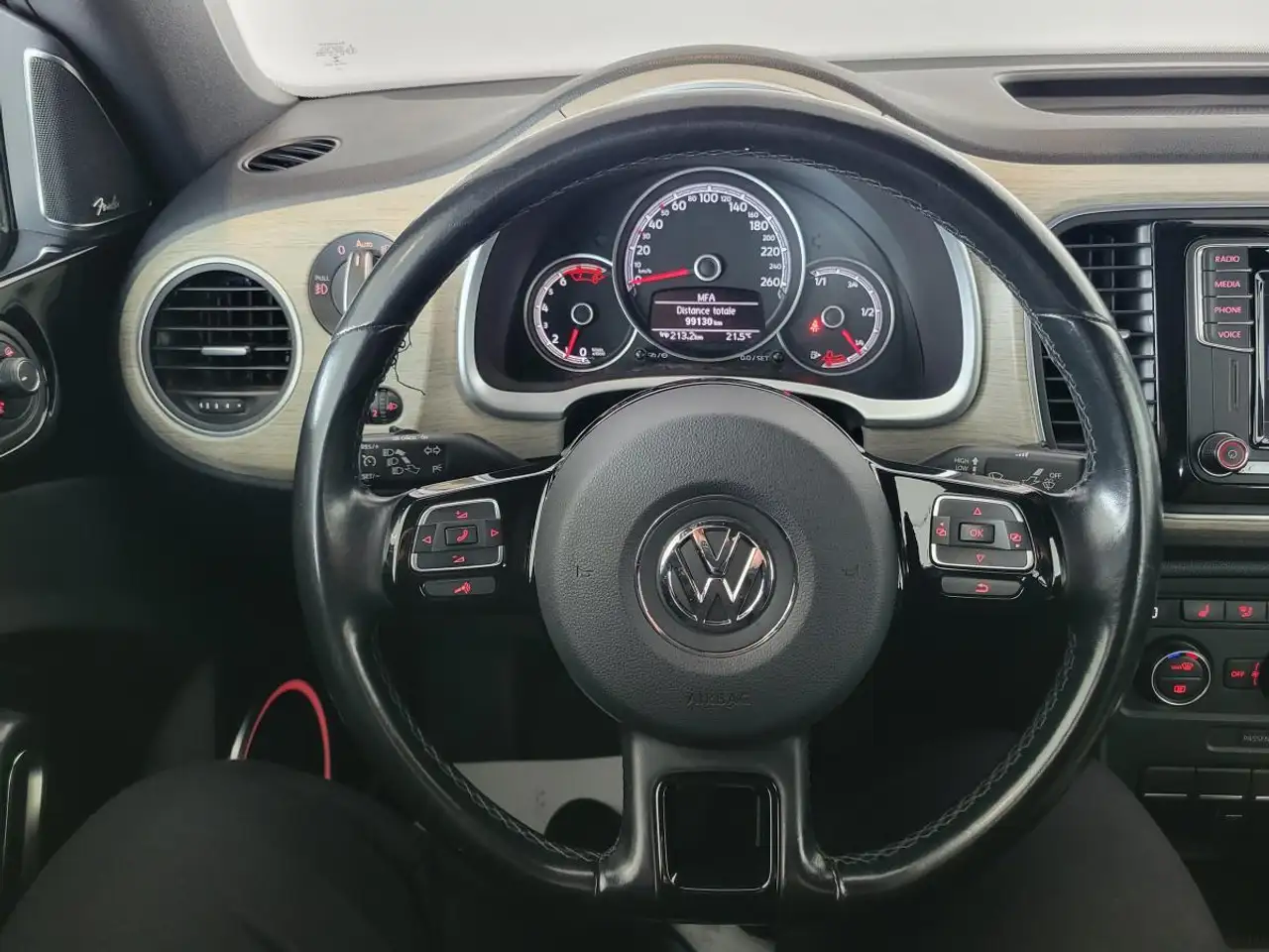 Volkswagen Beetle снимка Volkswagen Beetle