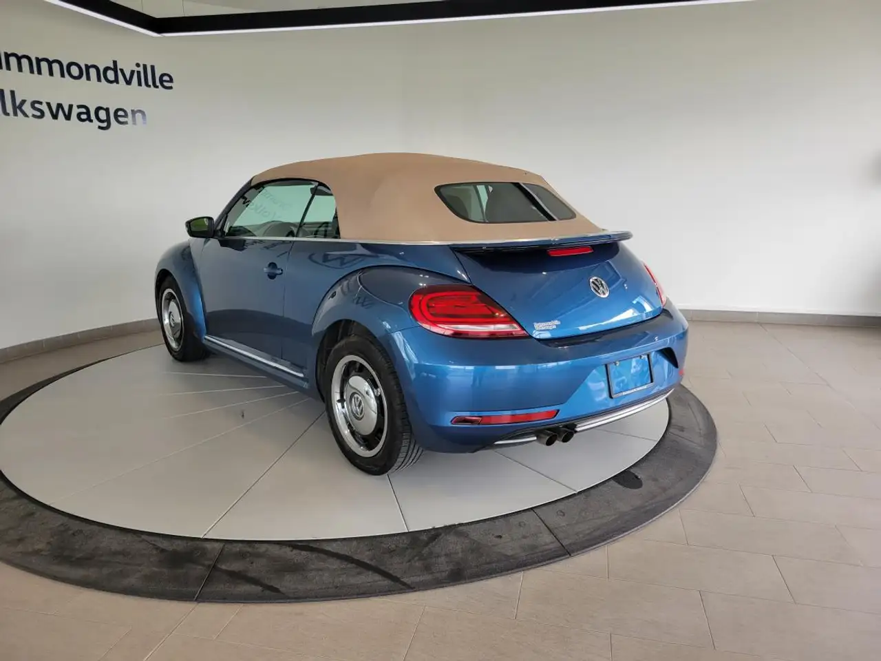 Volkswagen Beetle снимка Volkswagen Beetle
