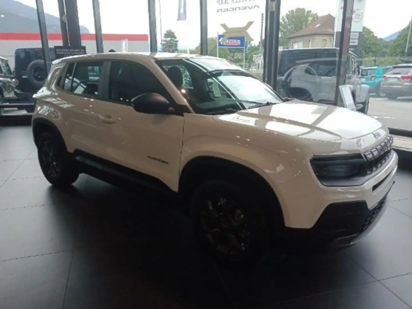Jeep Avenger 1.2 Turbo T3 100 ch Longitude 5P Weiß - 1