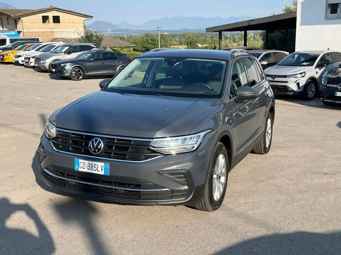 Volkswagen Tiguan 2.0 TDI 150 CV SCR DSG Life Grigio - 1