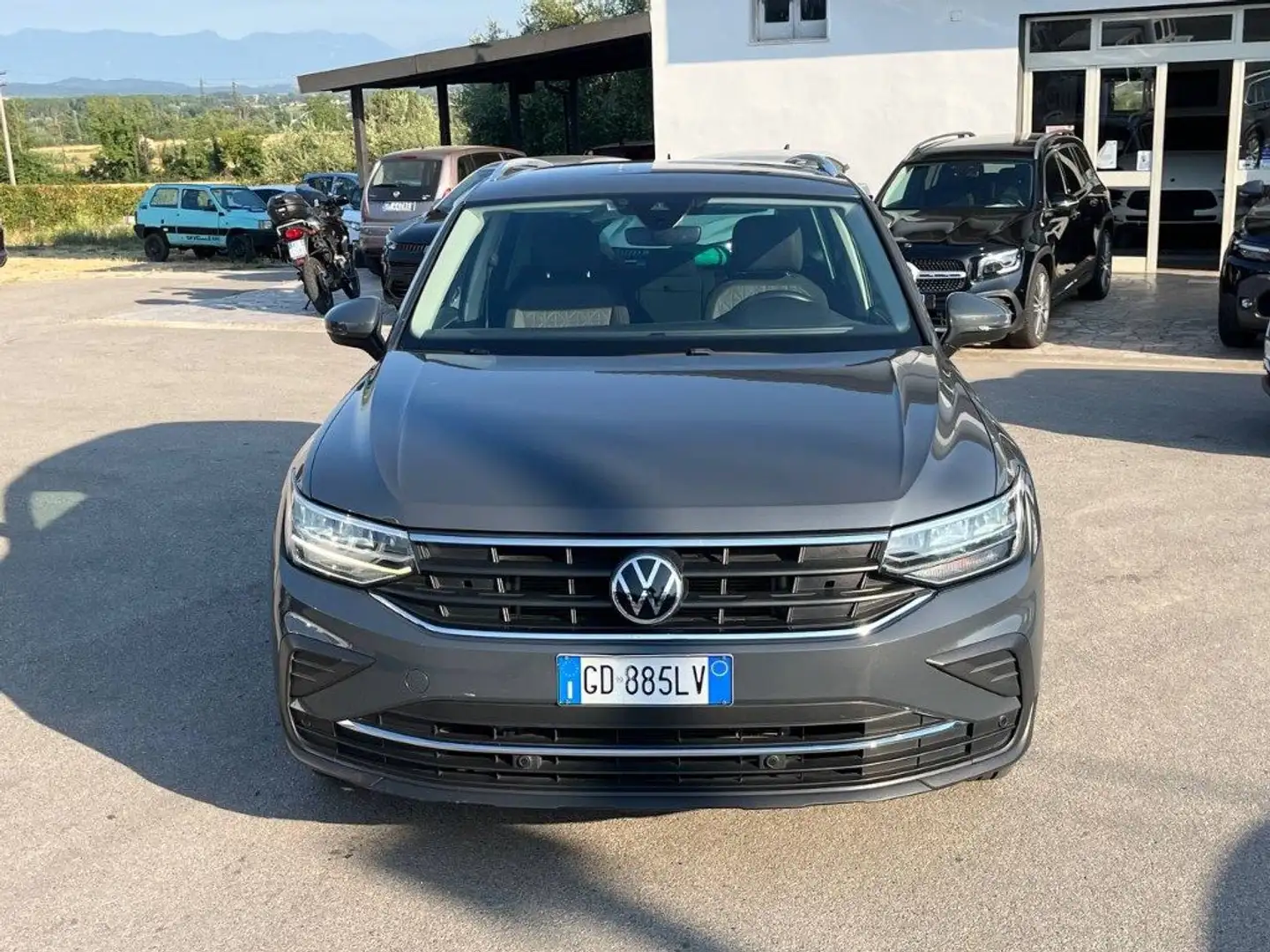 Volkswagen Tiguan 2.0 TDI 150 CV SCR DSG Life Grigio - 2