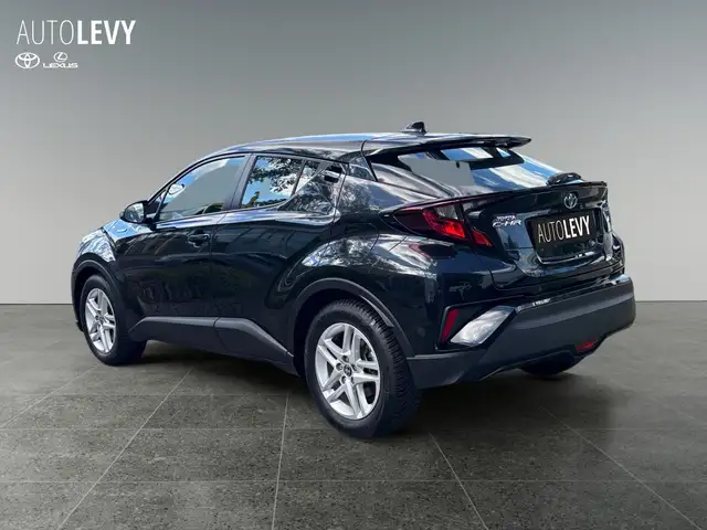 Toyota C-HR view 4
