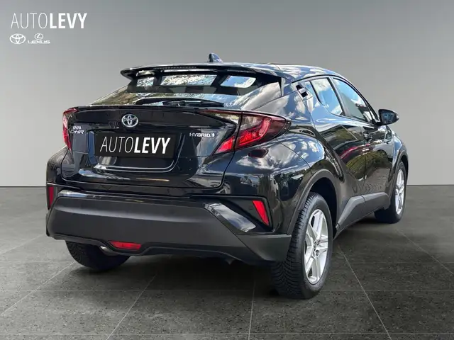 Toyota C-HR view 6