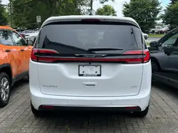 Chrysler Pacifica 2027