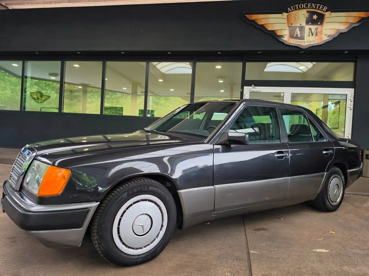 Mercedes-Benz 230 W124 Limousine SSD/Metallic/AHK, foto 2
