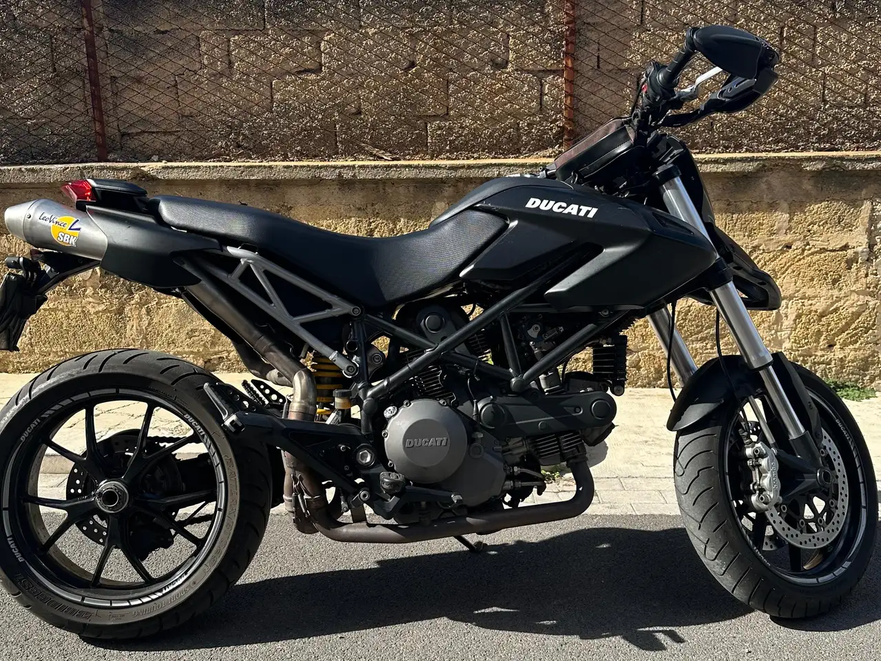 Ducati Hypermotard 796