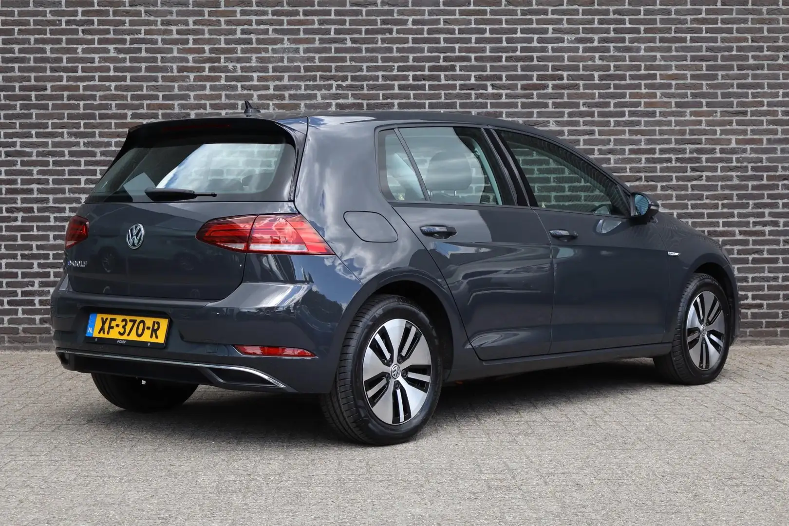 Volkswagen e-Golf 136pk | SoH 93% | Navigatie | Volautomatische Airc Grigio - 2