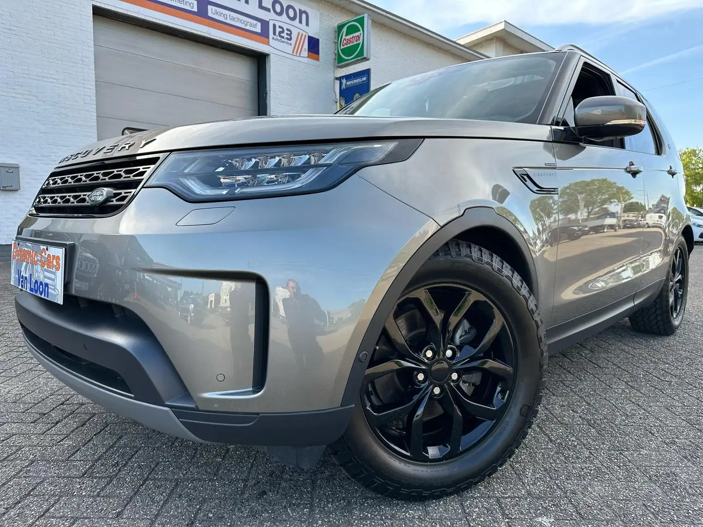 Land Rover Discovery SD4 Landmark Edition, Leder, 7Zit, ACarp, Facelift Grijs - 1